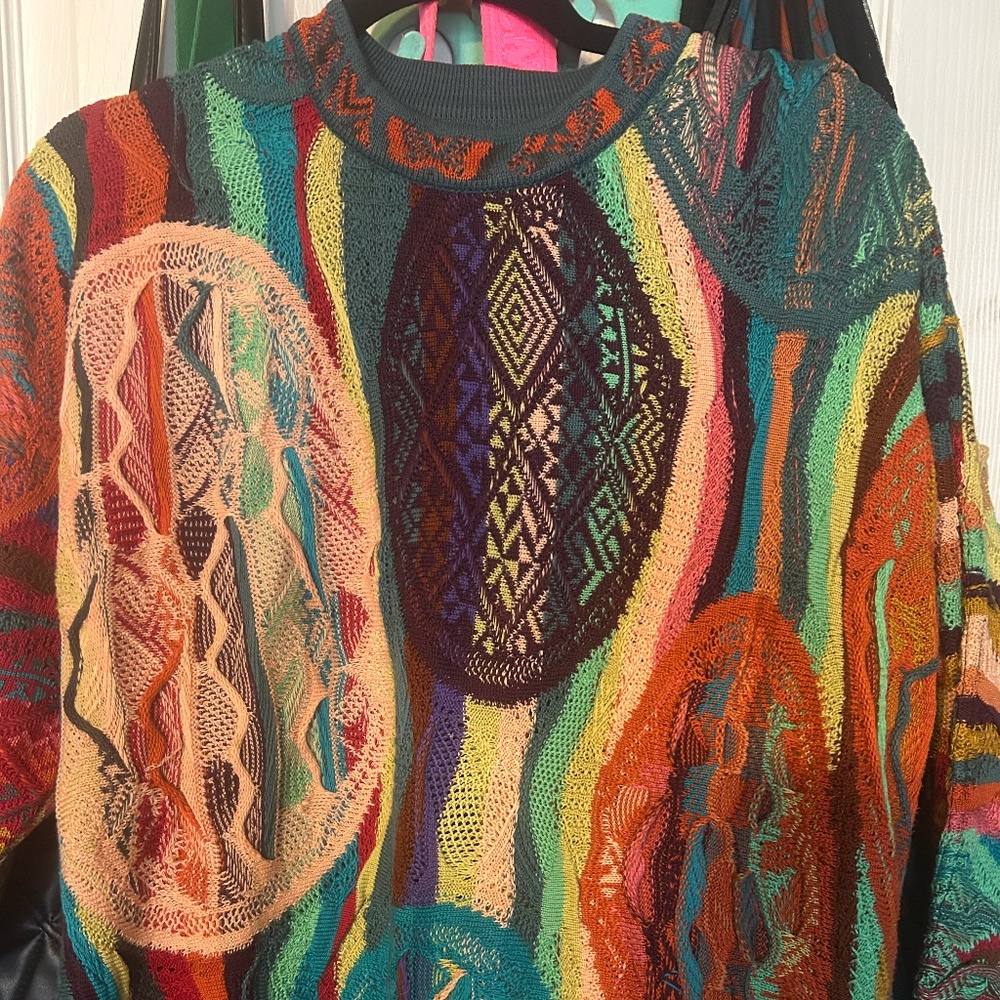 Coogi sweater size small